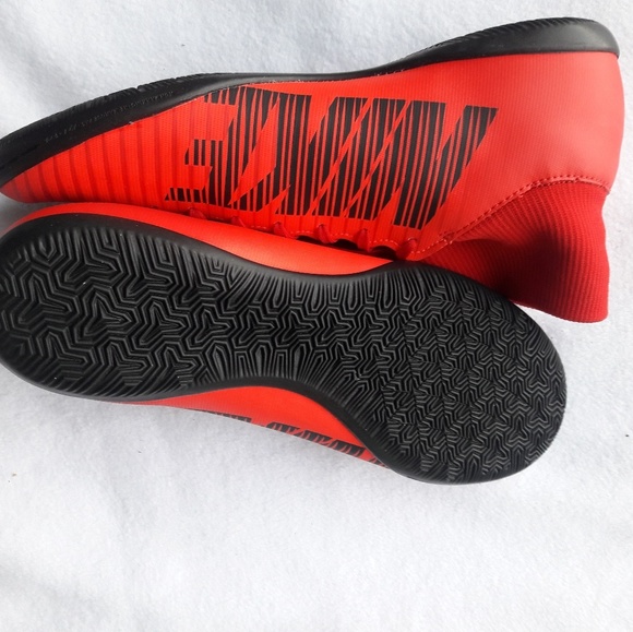 Shoe - Picture 3 of 6